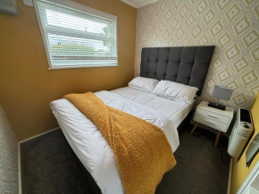 Lazy Dayz, Chalet 179, Hemsby - Two bed chalet, sleeps 4, pet free, close to beach